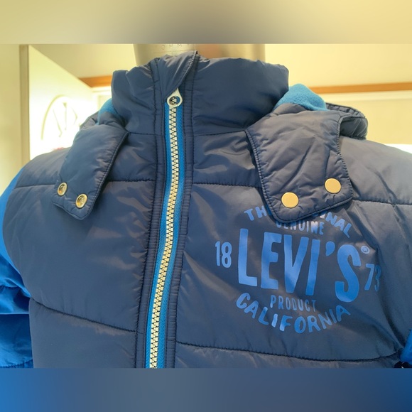 Like⭐️NEW⭐️LEVI’S BOYS Blue Puffer Winter Down Jacket •Fleece Lining •Medium - Picture 8 of 11